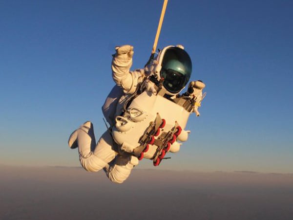 Free Falling – World’s Highest Parachute Jump